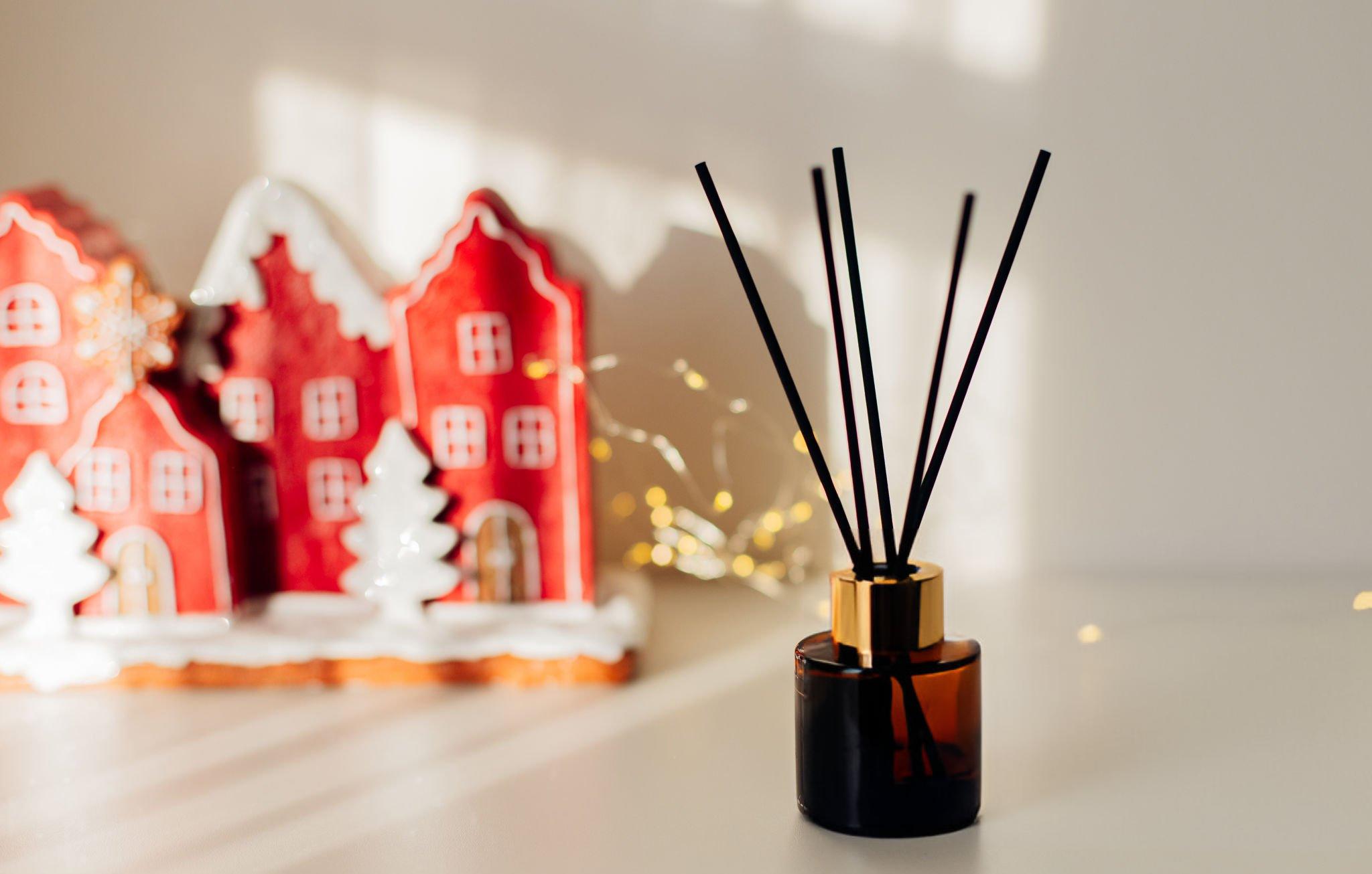 Ilustrasi Diffuser Dengan Aroma Natal